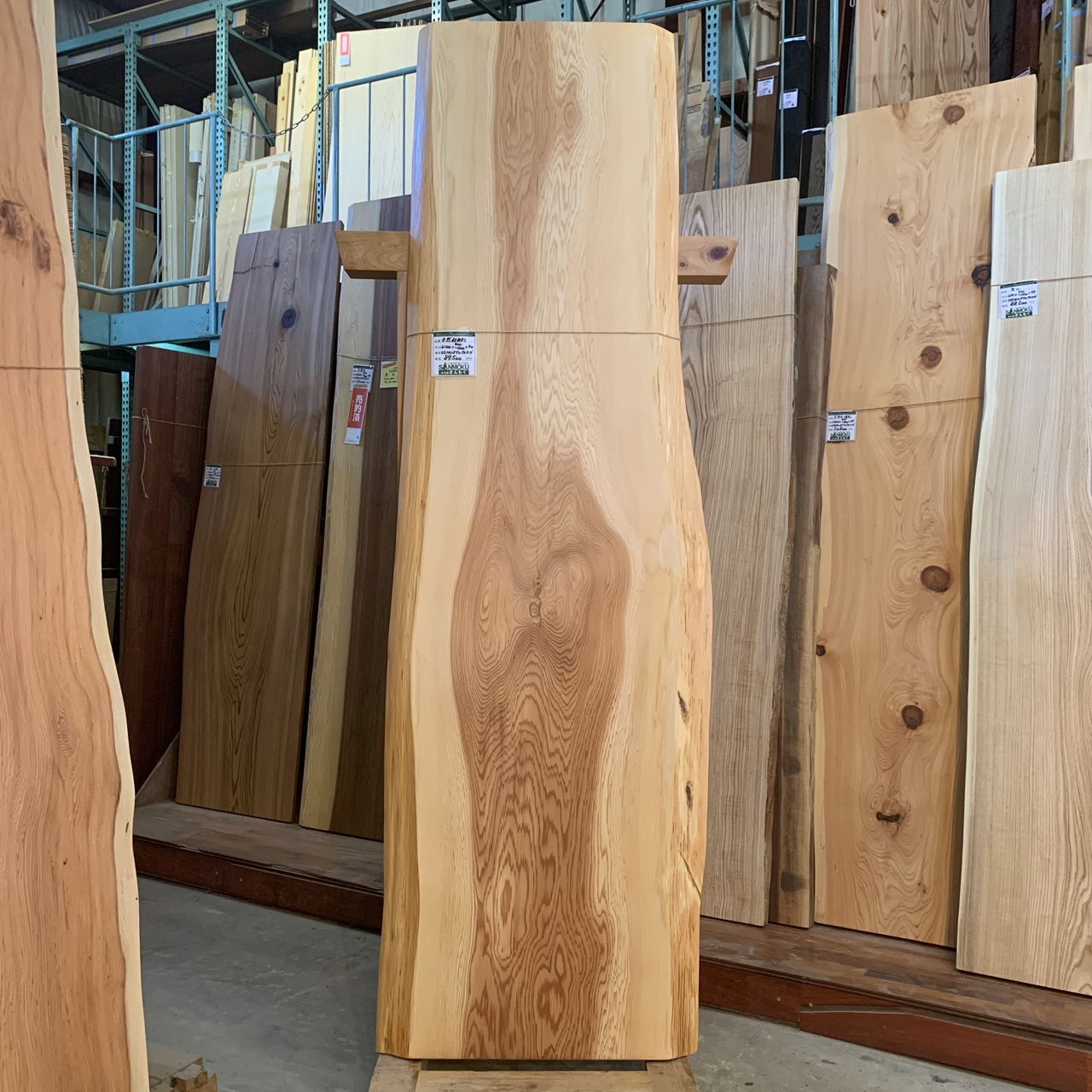 秋田県杉一枚板横110cm上巾48㎝中巾52㎝下巾57㎝×厚み4,1㎝ 天然秋田杉