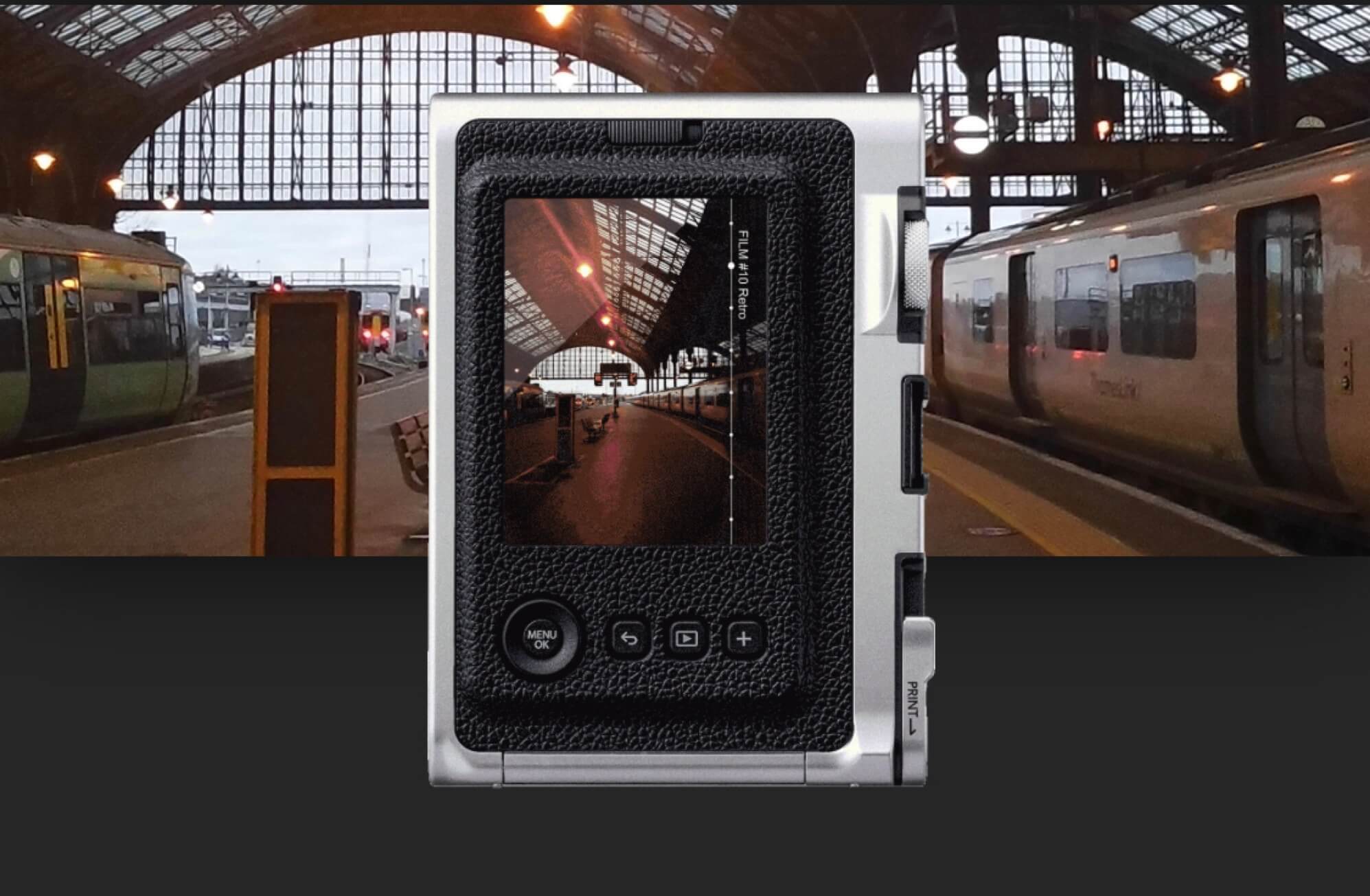 おなじみのYouTuberさんたちの、チェキinstax mini Evoのレビューに