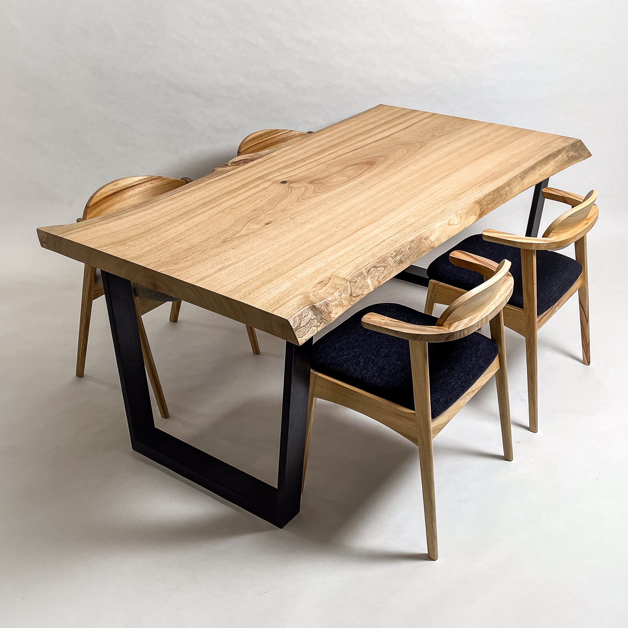 KIDOMEIMOKU 楠一枚板ダイニングテーブル｜180cm(4～6人掛け) – 【公式