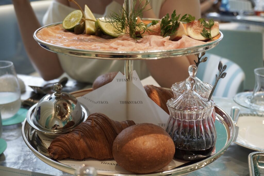 体験レポ】銀座・Tiffany Blue Box Caféで叶う「ティファニーで朝食を