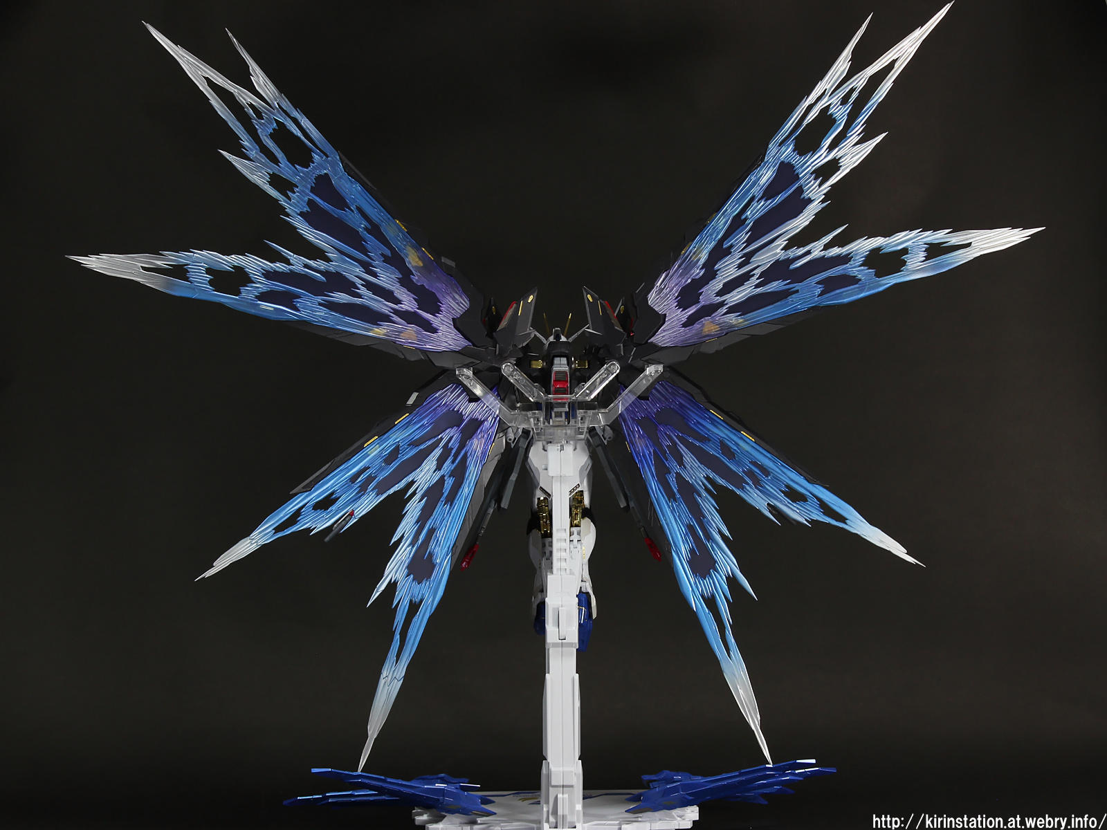 METAL BUILD ストライクフリーダムガンダム 光の翼