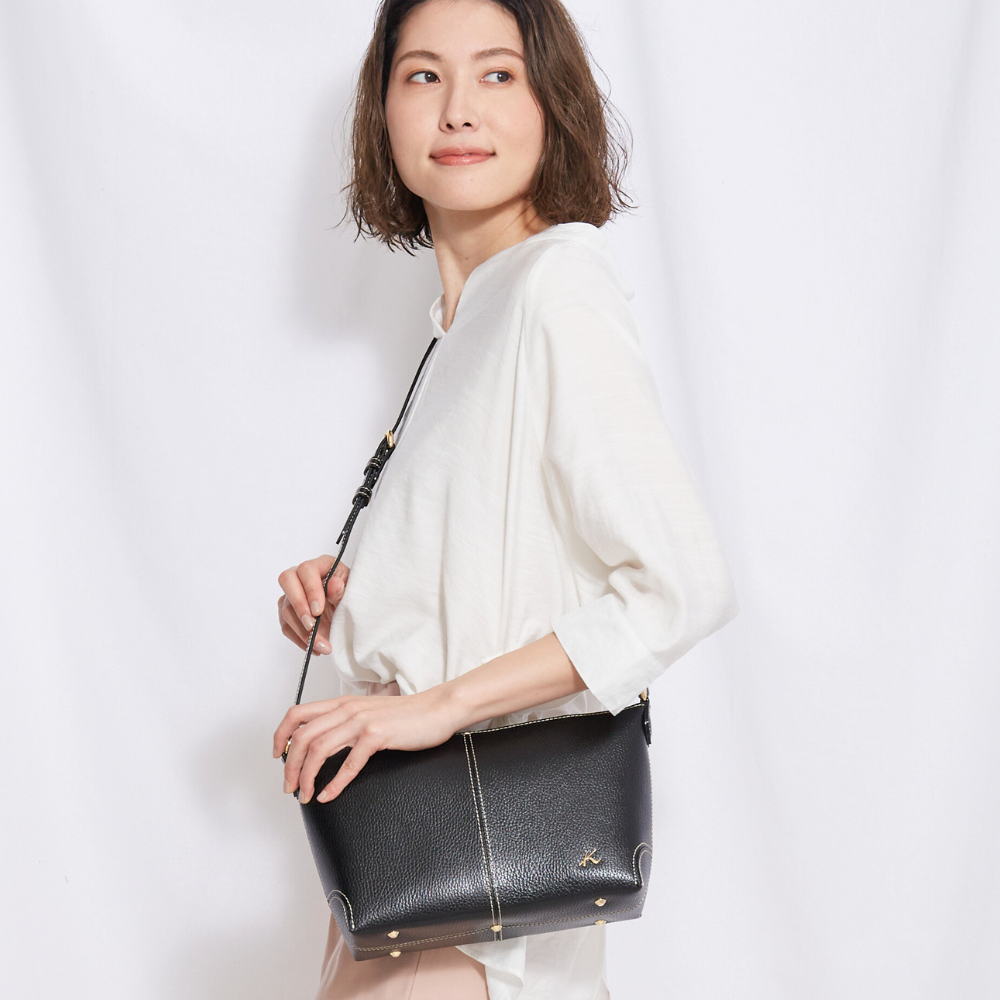 牛革ショルダーバッグ U-107 – バッグのキタムラK2公式サイト