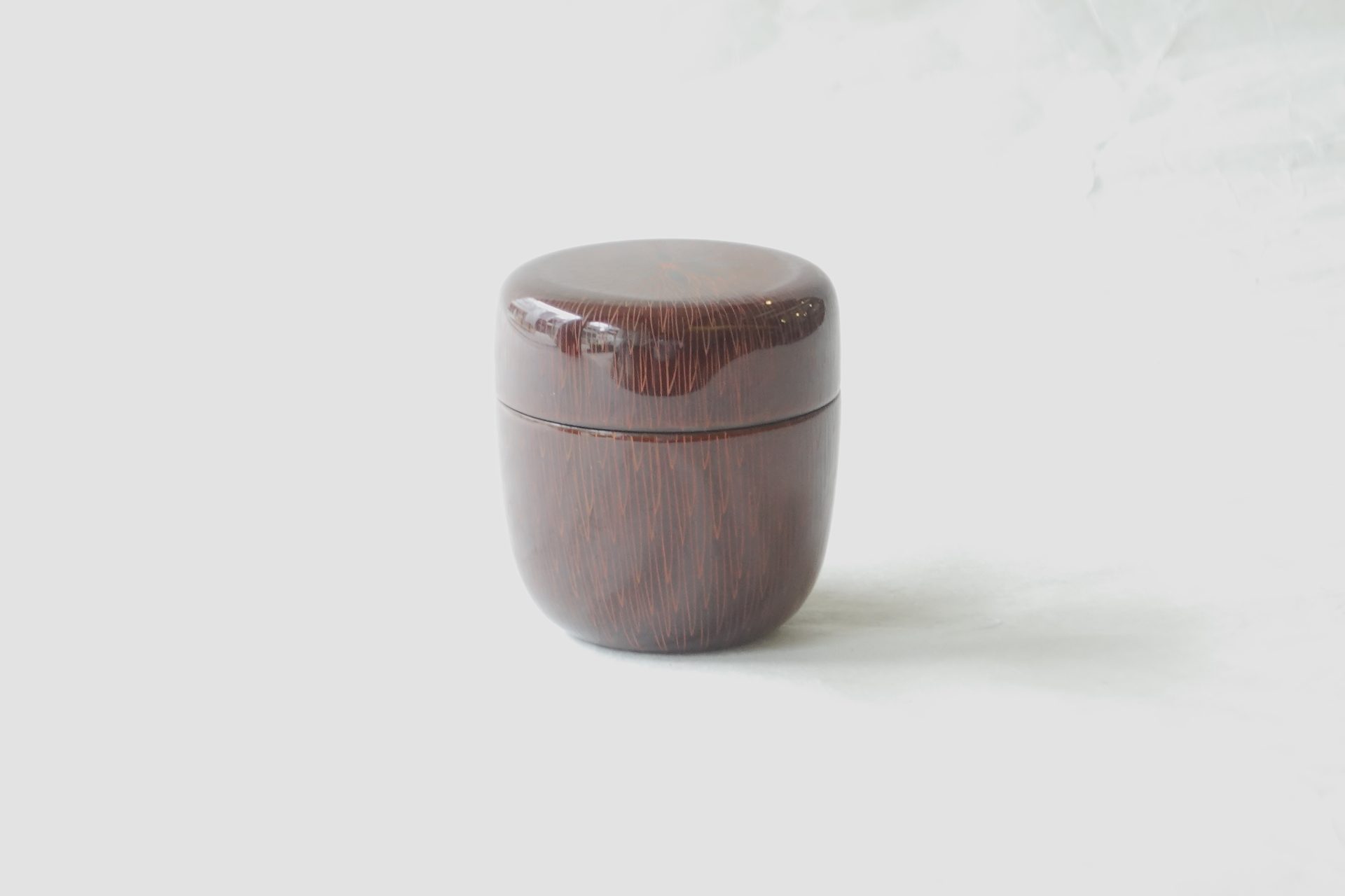 常滑焼_陶元作_菊柄彫刻の棗 常滑焼_陶元作_菊柄彫刻の棗