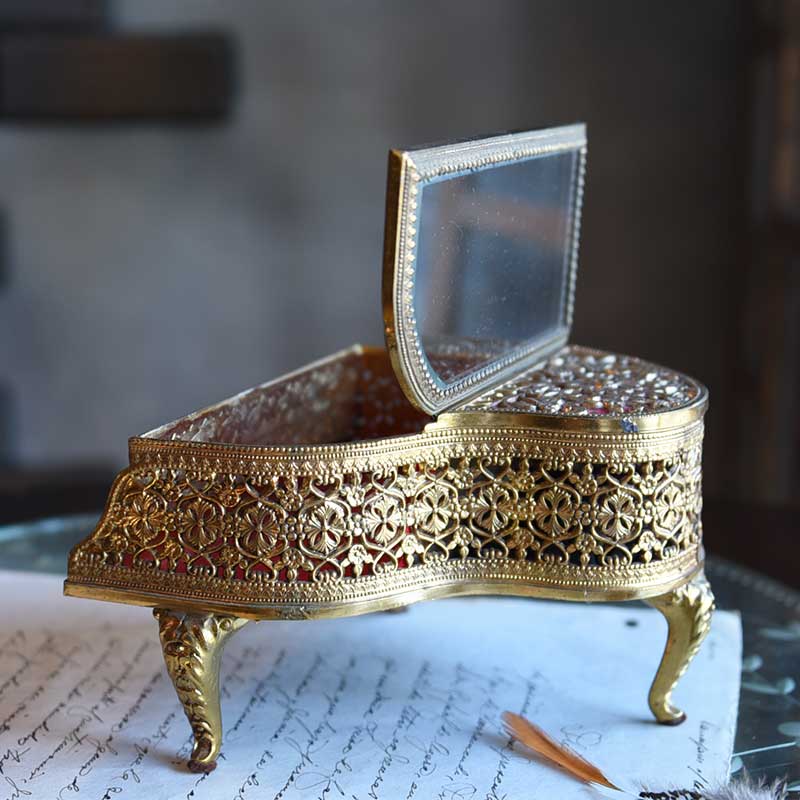 漆器のジュエリーボックスオルゴール付き 会津塗り漆器鍵付き