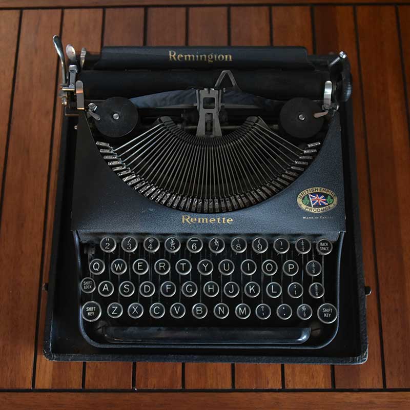 レミントンのタイプライター /OH-213A – 神戸アンティークウェアハウス