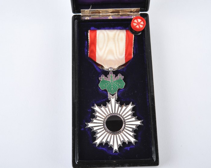 美品 勲五等雙光旭日章（金字/黒塗共箱/略章