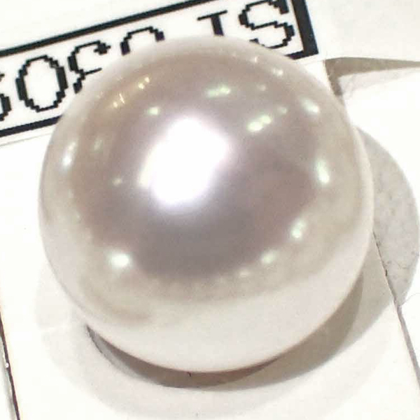 オーロラ天女 花珠真珠 ピアス（8.5ミリ以上・ホワイトピンク系／最