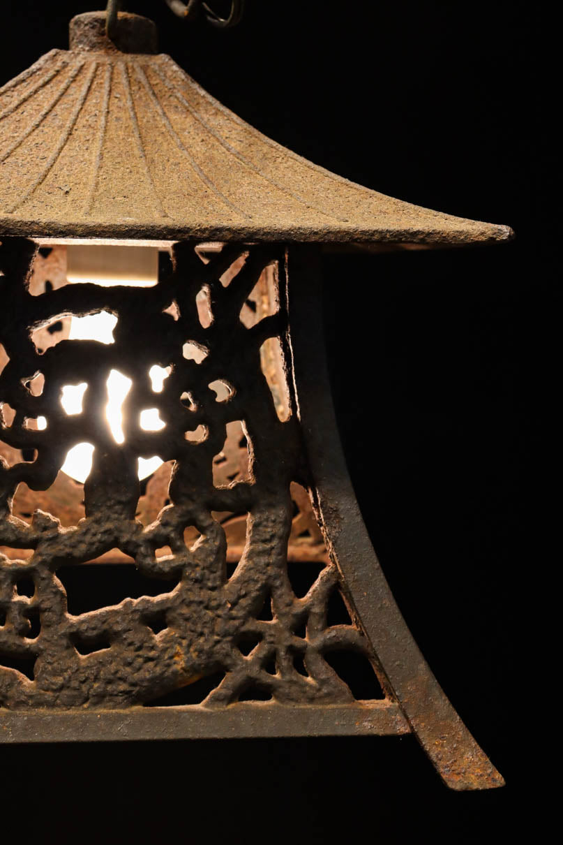 吊り灯籠 高32cm 時代 庭道具 鉄製(LC622)