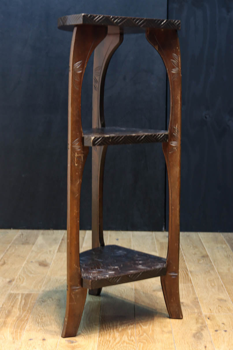 大輪の花彫刻が華やかな日光彫の置台 DC8823 – 古福庵 [ KOFUKUAN