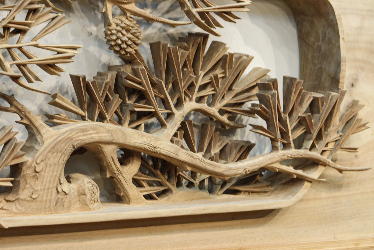 威厳を感じさせる松の深彫り彫刻欄間 EZ1826 在庫1枚 – 古福庵