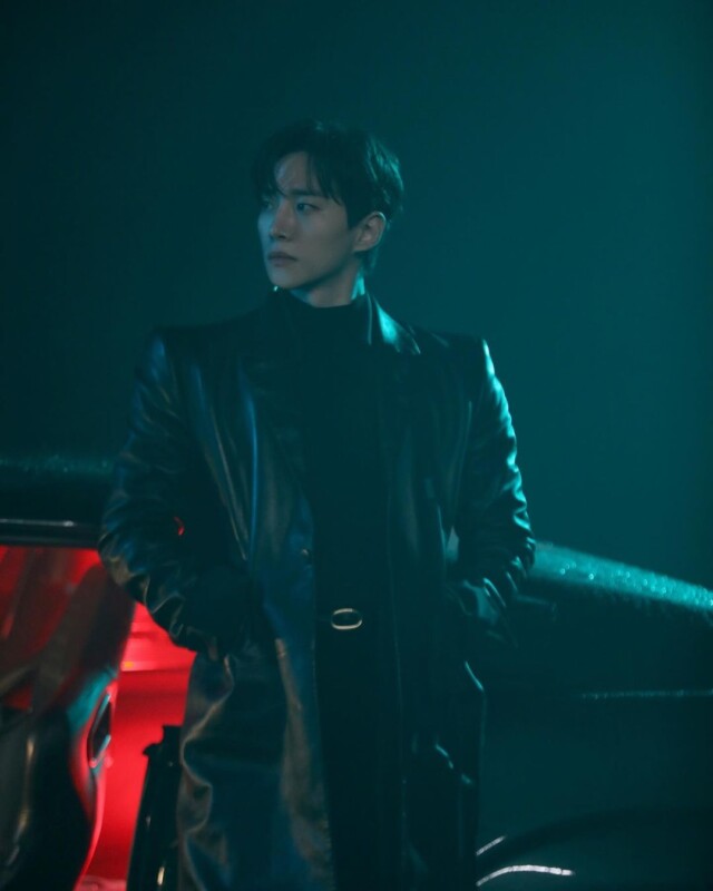 2PM」ジュノ、ソロコンサート ビハインドカット公開…多様な姿でファン