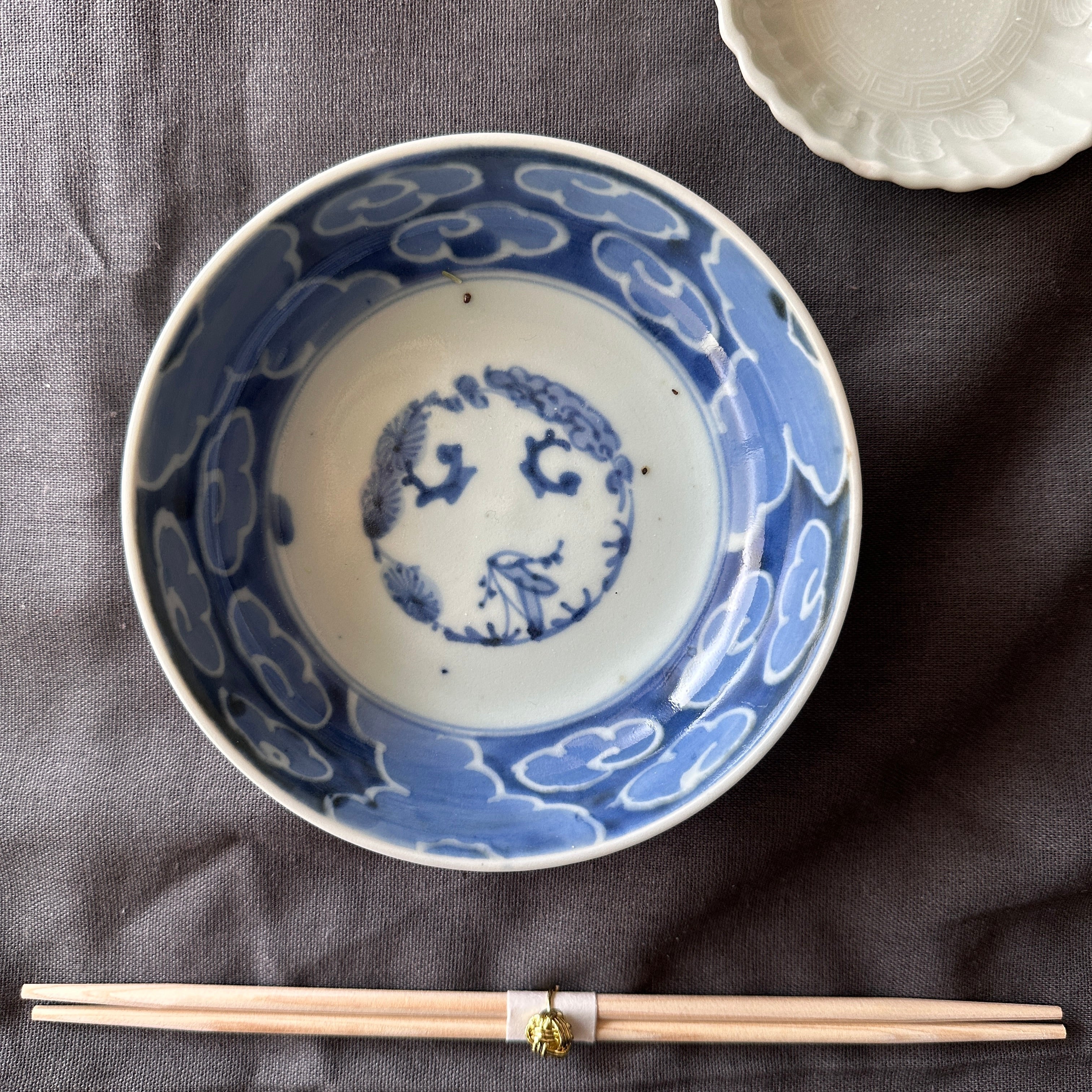静謐の美、古伊万里染付なます皿 – Kotto Shop