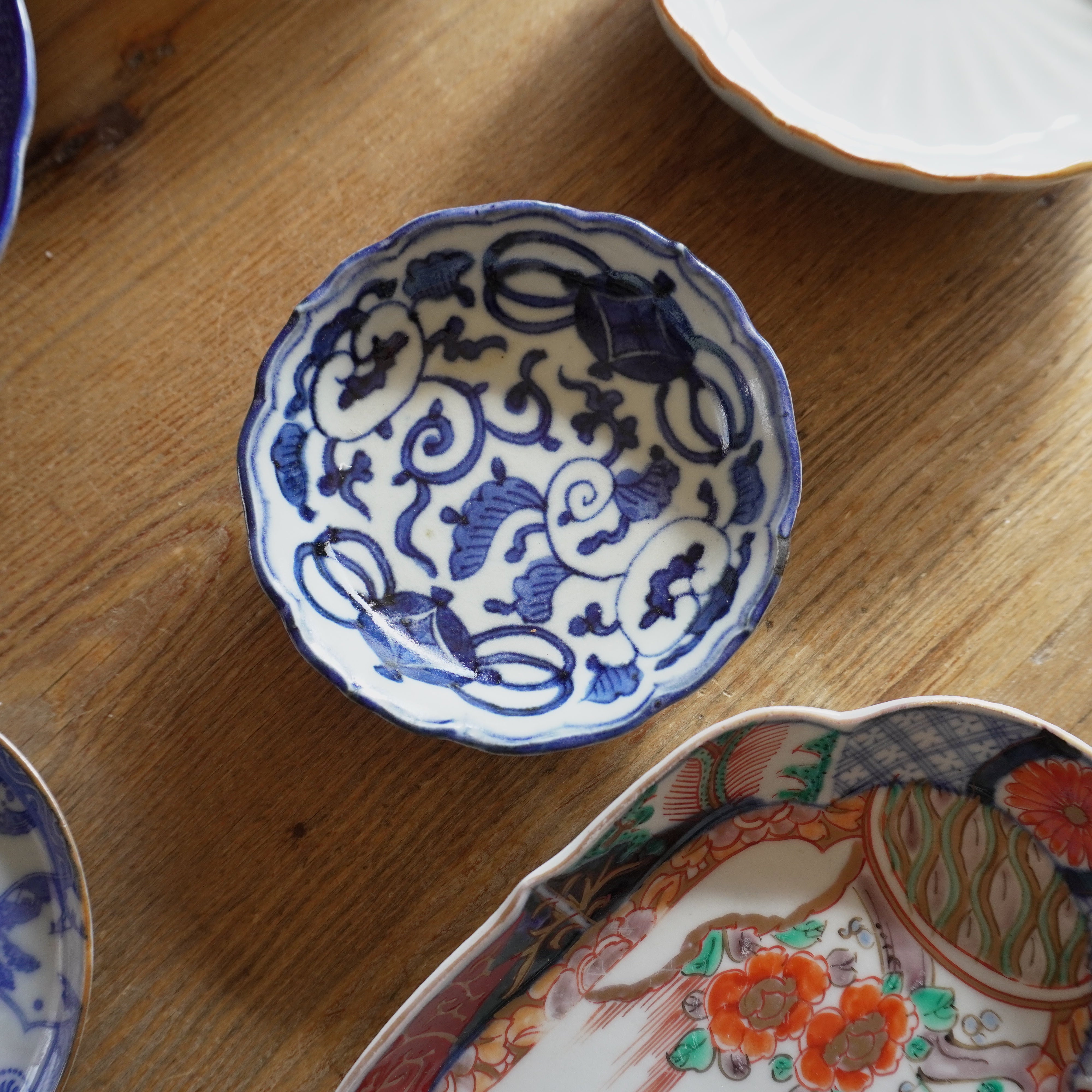 古伊万里の器 – Kotto Shop 古伊万里 上手赤絵小皿20枚 木箱付