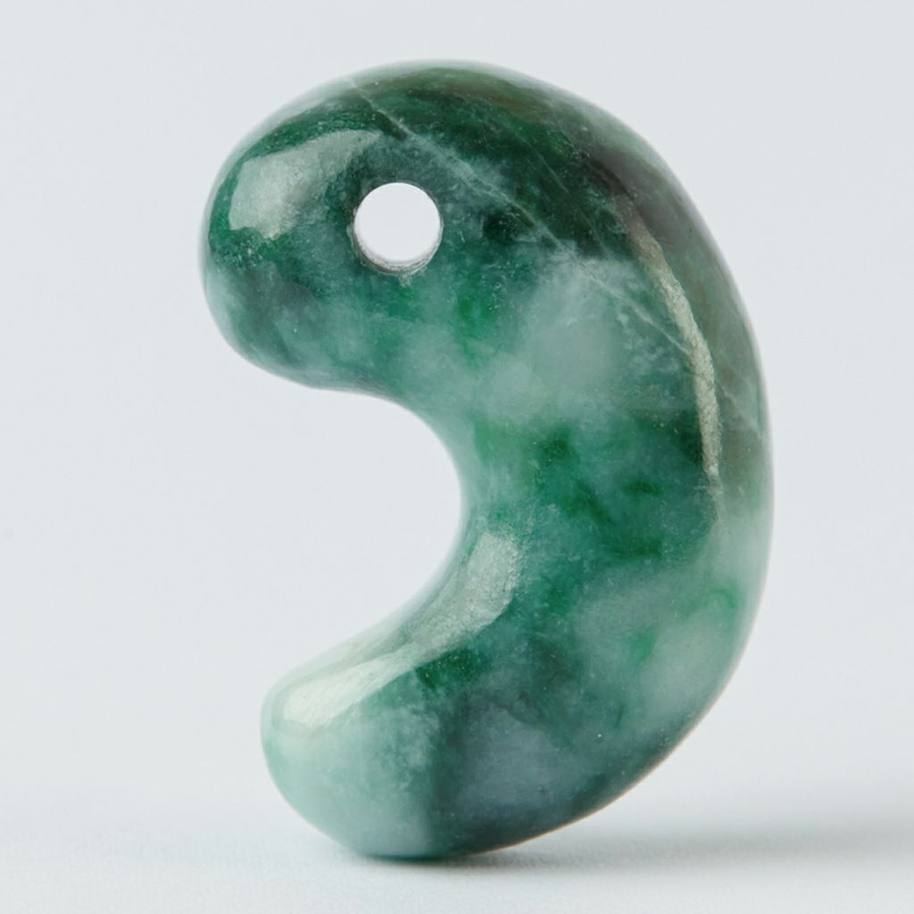 プレミアム・濃緑色・艶美麗】（プレミアム濃緑色ヒスイ）糸魚川天然