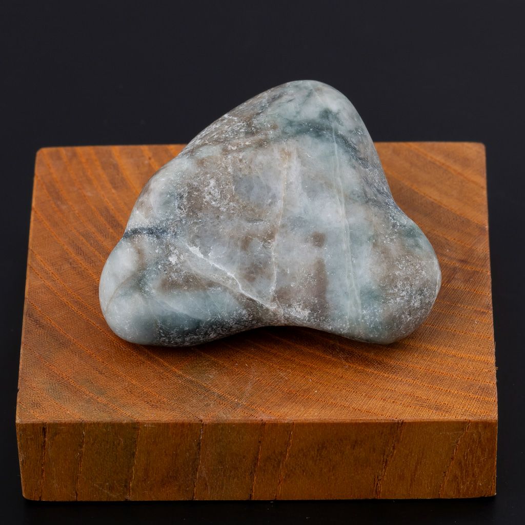 コン沢翡翠 ニノ型（7） コン沢翡翠 ニノ型（7） - メルカリ