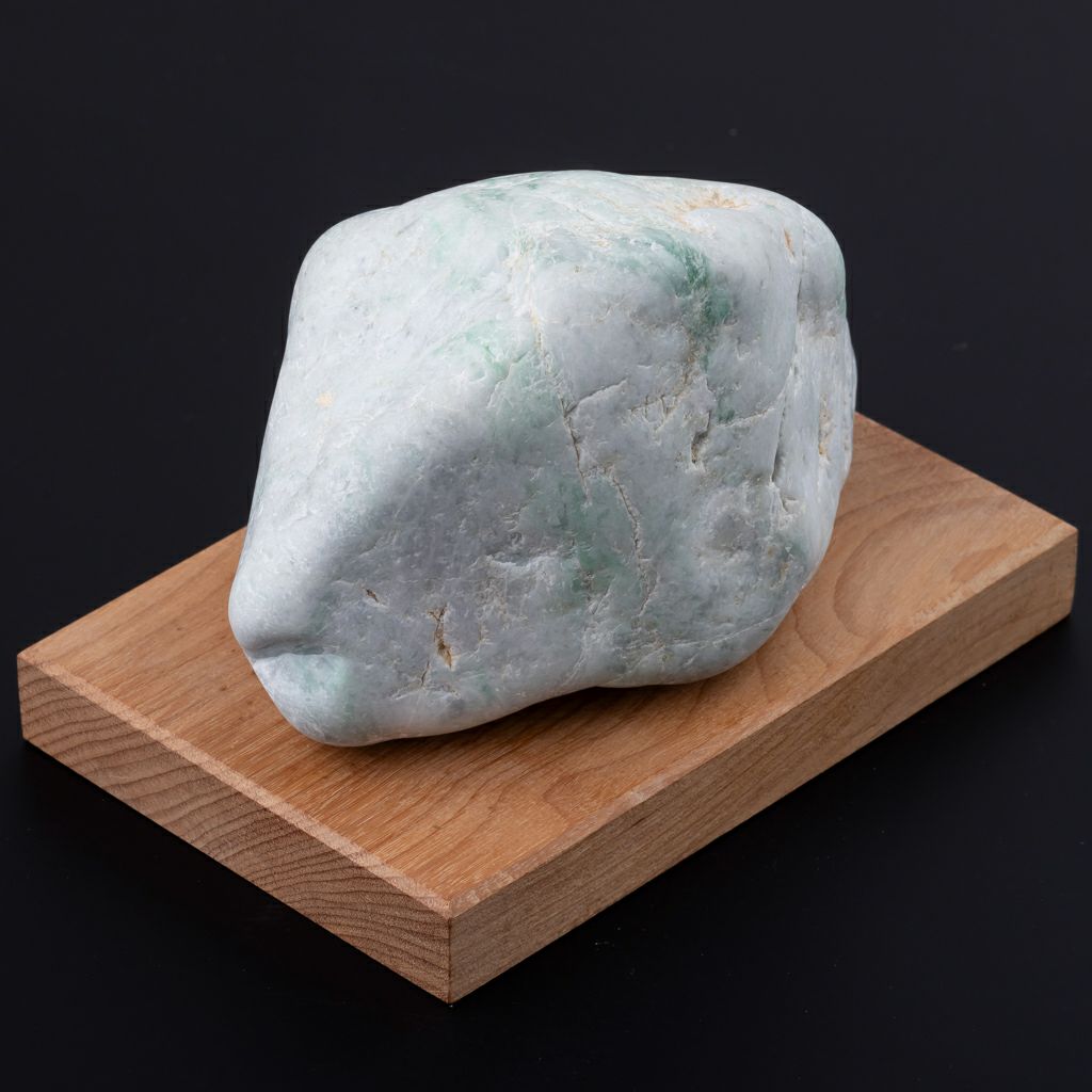 川石・姫川産・769g】（高品質淡緑色ヒスイ）糸魚川天然翡翠原石