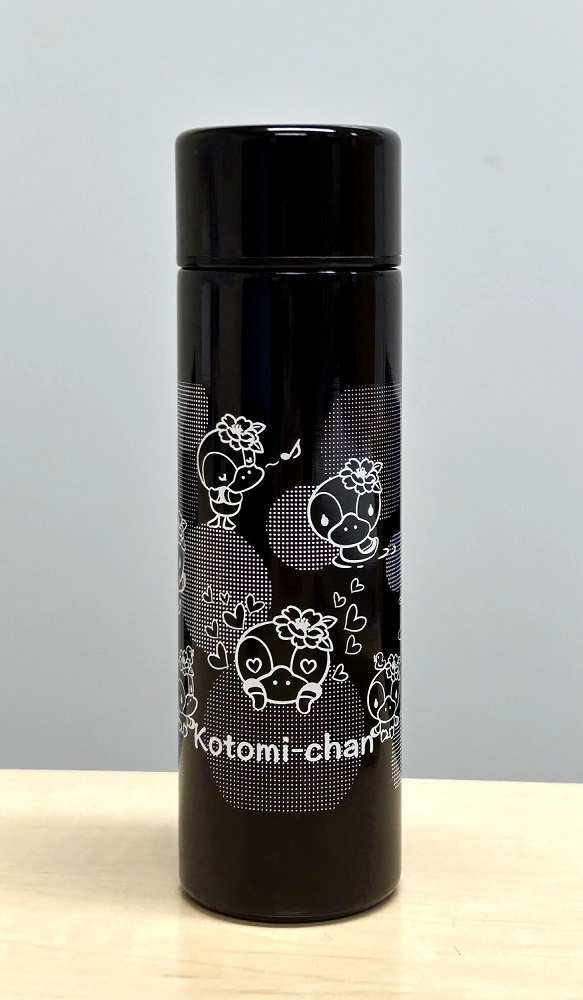 限定販売】コトミちゃん ステンレスボトル〈ブラック〉 | トピックス
