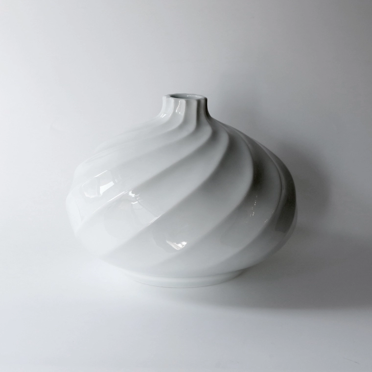 手描き染付大鉢 井上匠 染付十薬文鉢 手描き染付大鉢 井上匠 染付十薬文鉢