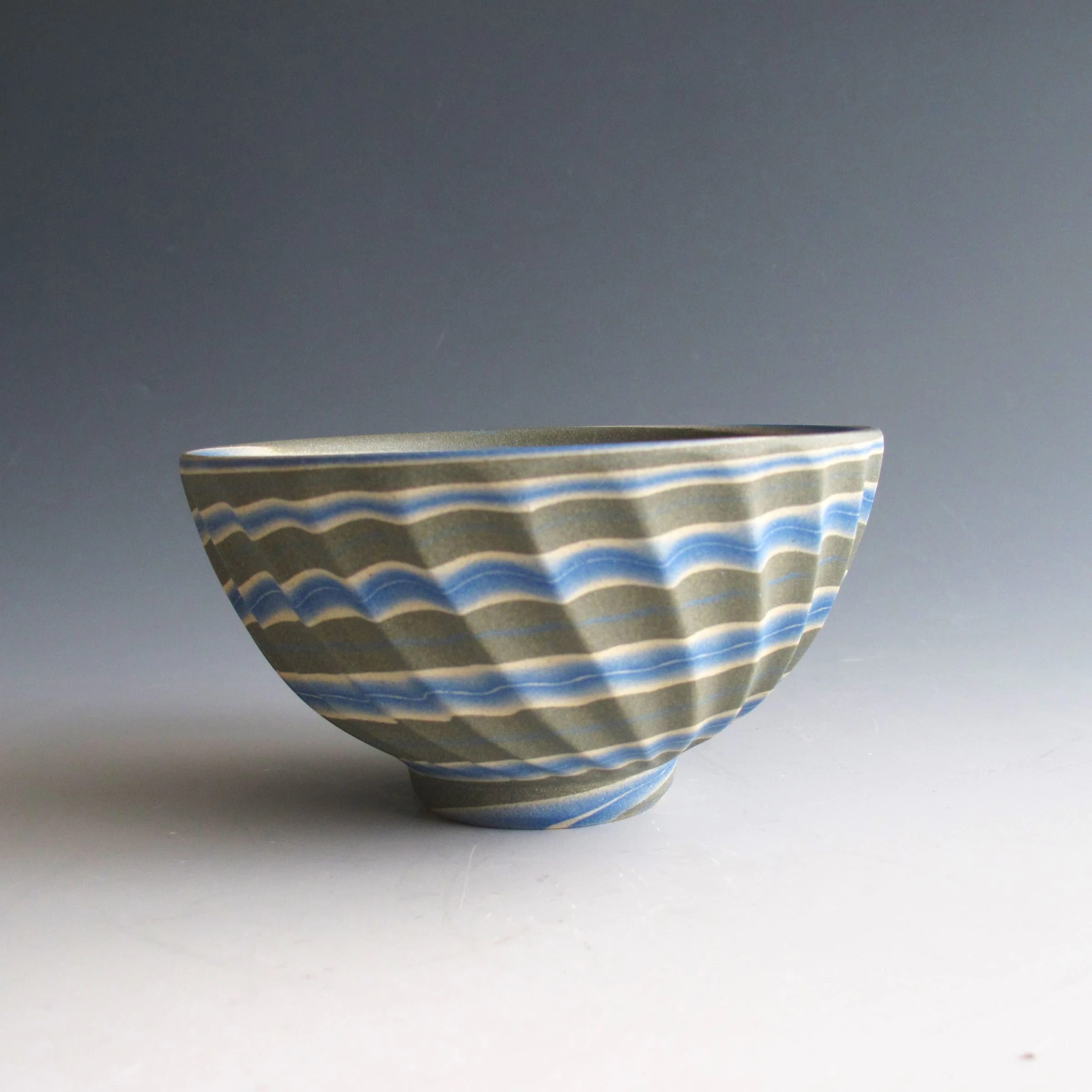 NO561 尾形香三夫 練上陶芸 花瓶(壺型) 銘有り NO561 尾形香三夫 練上