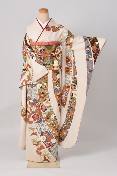 振袖[白地に熨斗]｜着物レンタルあき (来店着付け無料・全国配送無料)