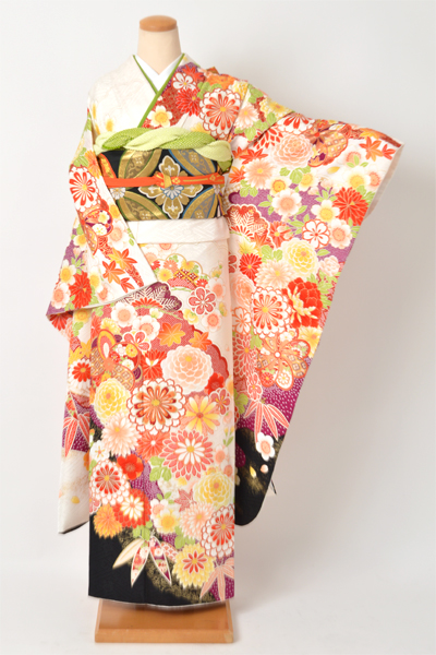 振袖[白地/松竹梅に色鮮やかな四季花]｜着物レンタルあき (来店着付け