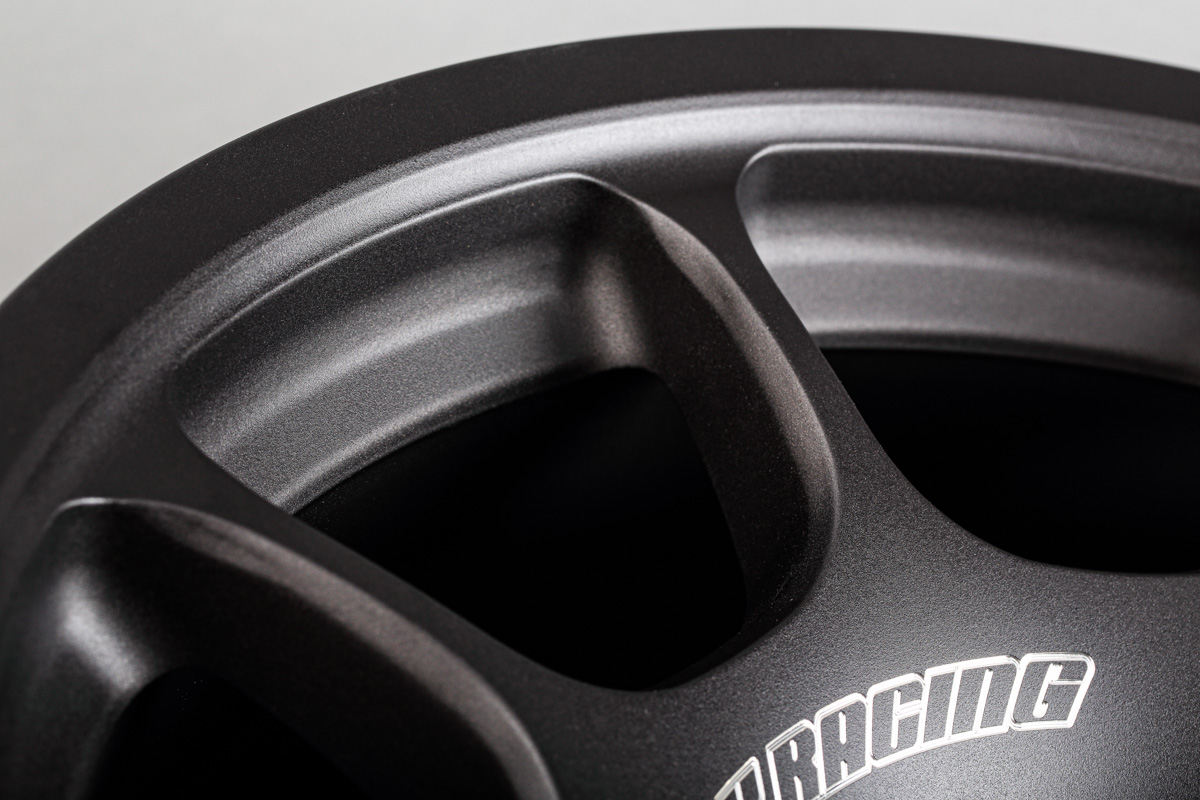 RAYS・VOLK RACING「ZE40X」に待望の18インチ登場！ ランクル250／300