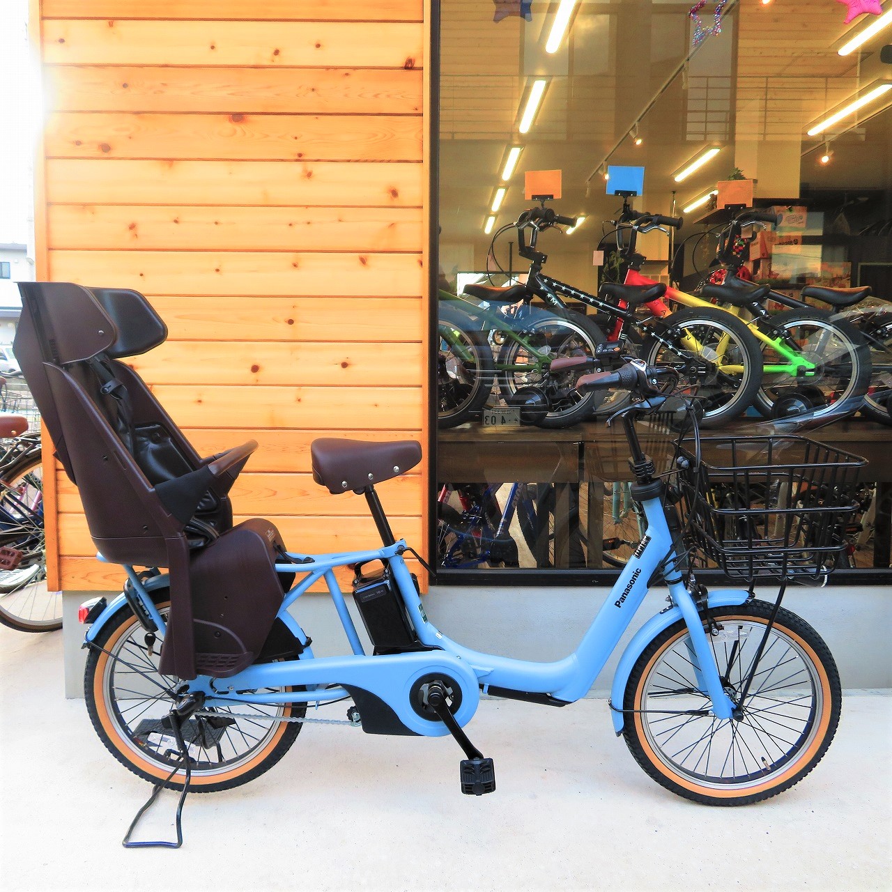 2018年モデル ギュットアニーズDX 新型チャイルドシート搭載/20型