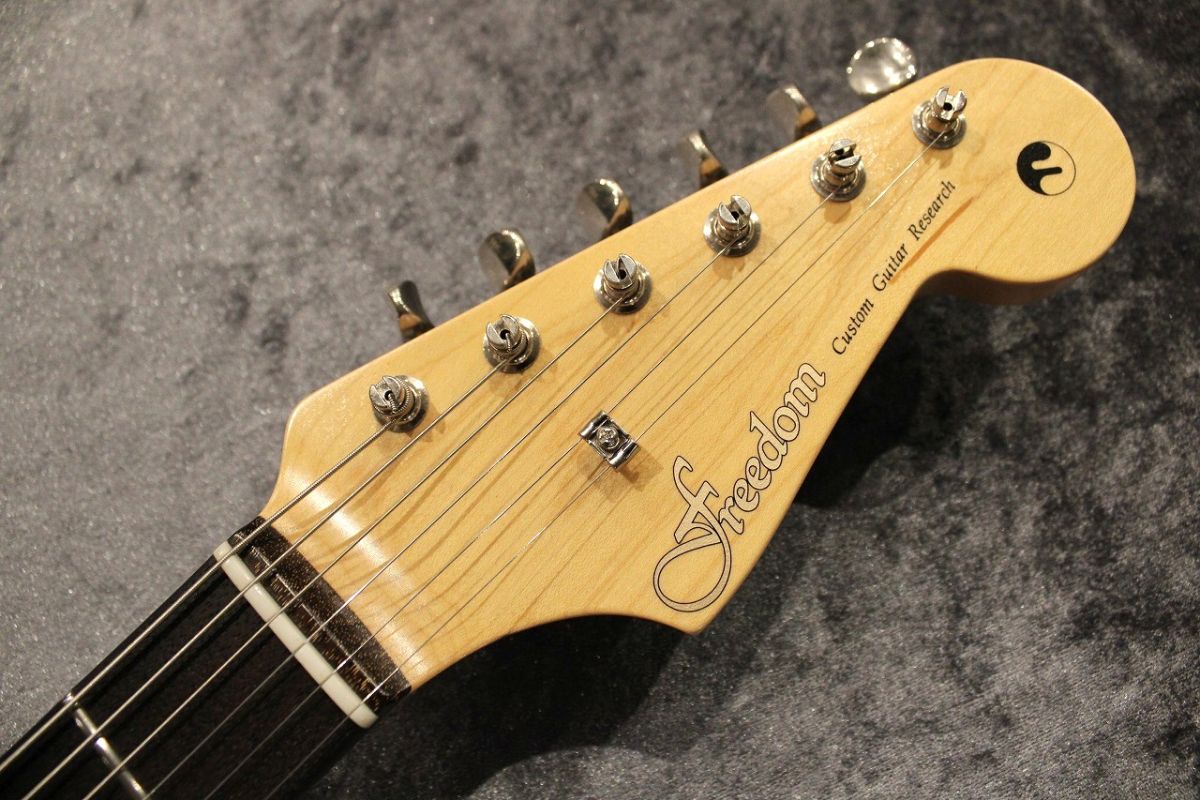 ストラトSSSアセンブリ カスタム CS54復刻 高品質 Standard Fender