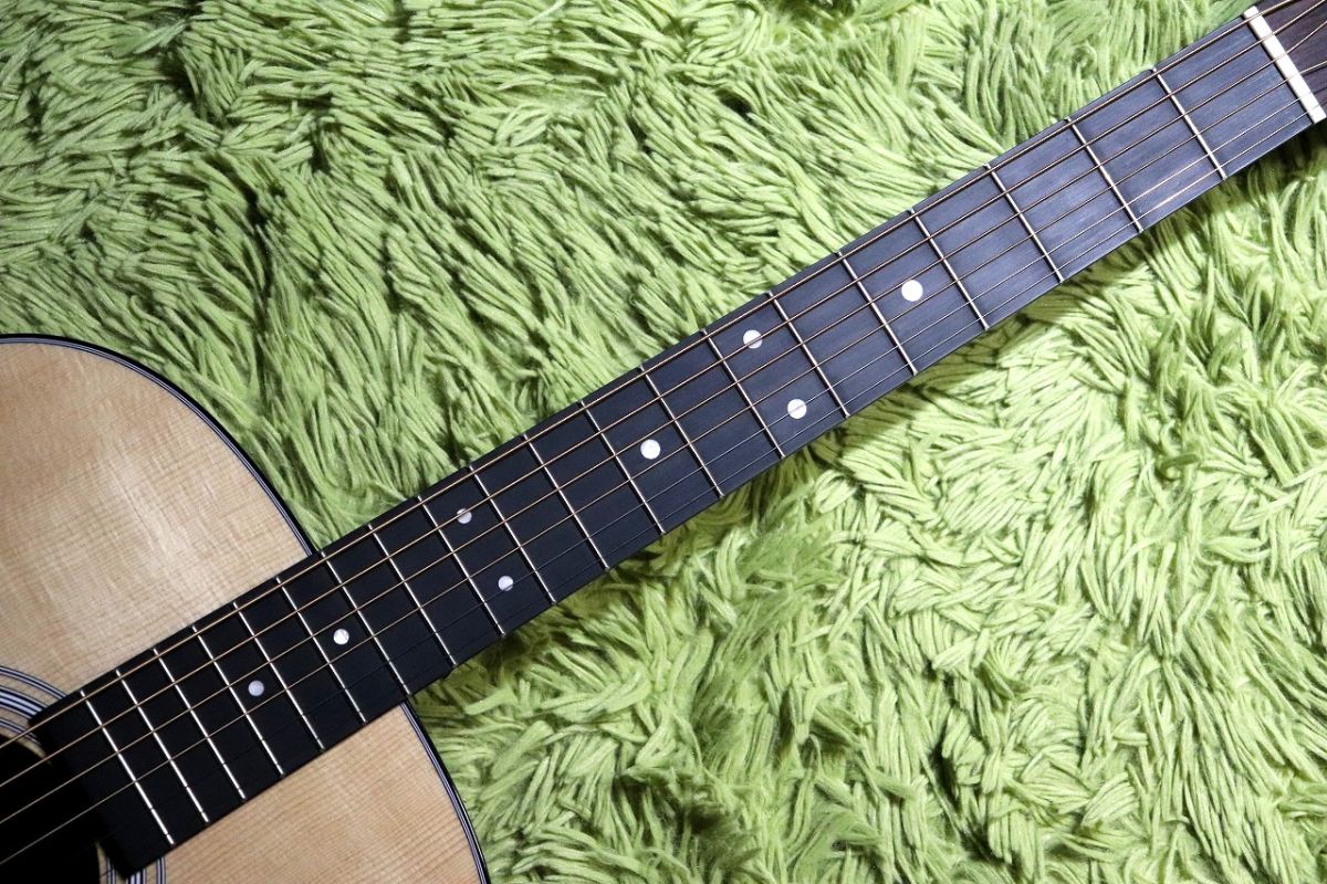 D-12E | 【クロサワ楽器店オンラインショップ】いい楽器とのいい出会い