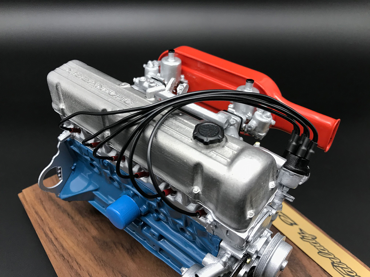 Z34エンジンカバーラップ塗装エンブレムスワロフスキー加工