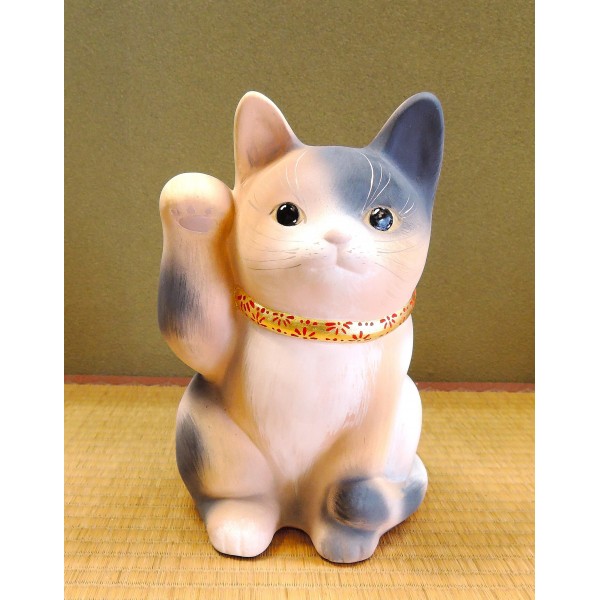 1920-30年代アンティーク妖艶な瞳と唐草模様が美しい陶器の招き猫