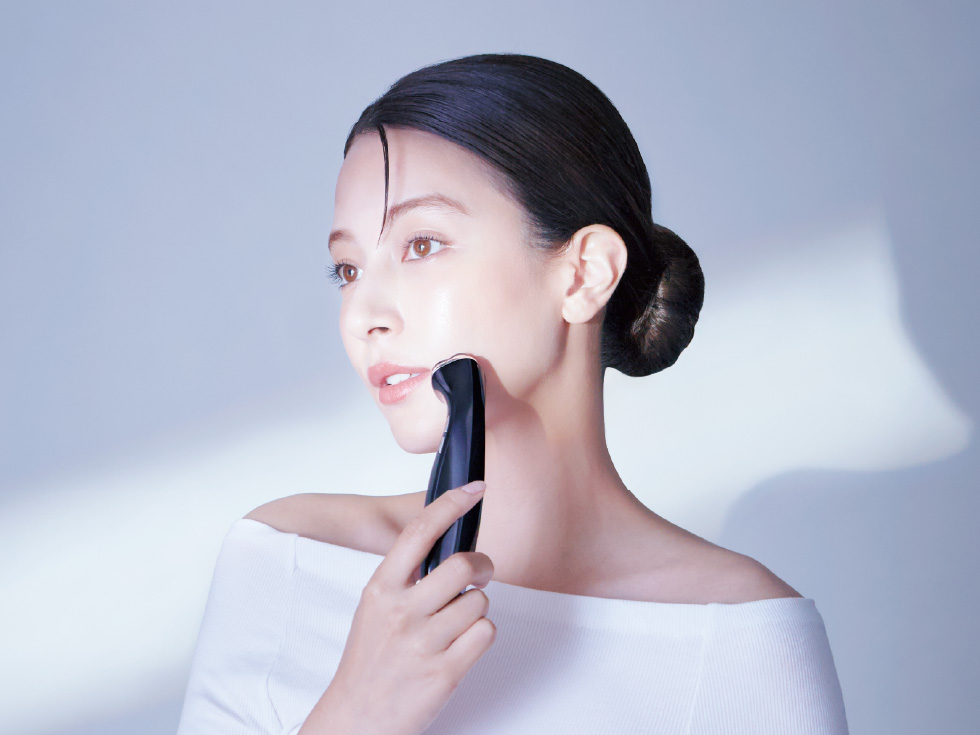 エナージュリフト美顔器RF目元ケアKBE-1140 | コイズミオンラインショップ