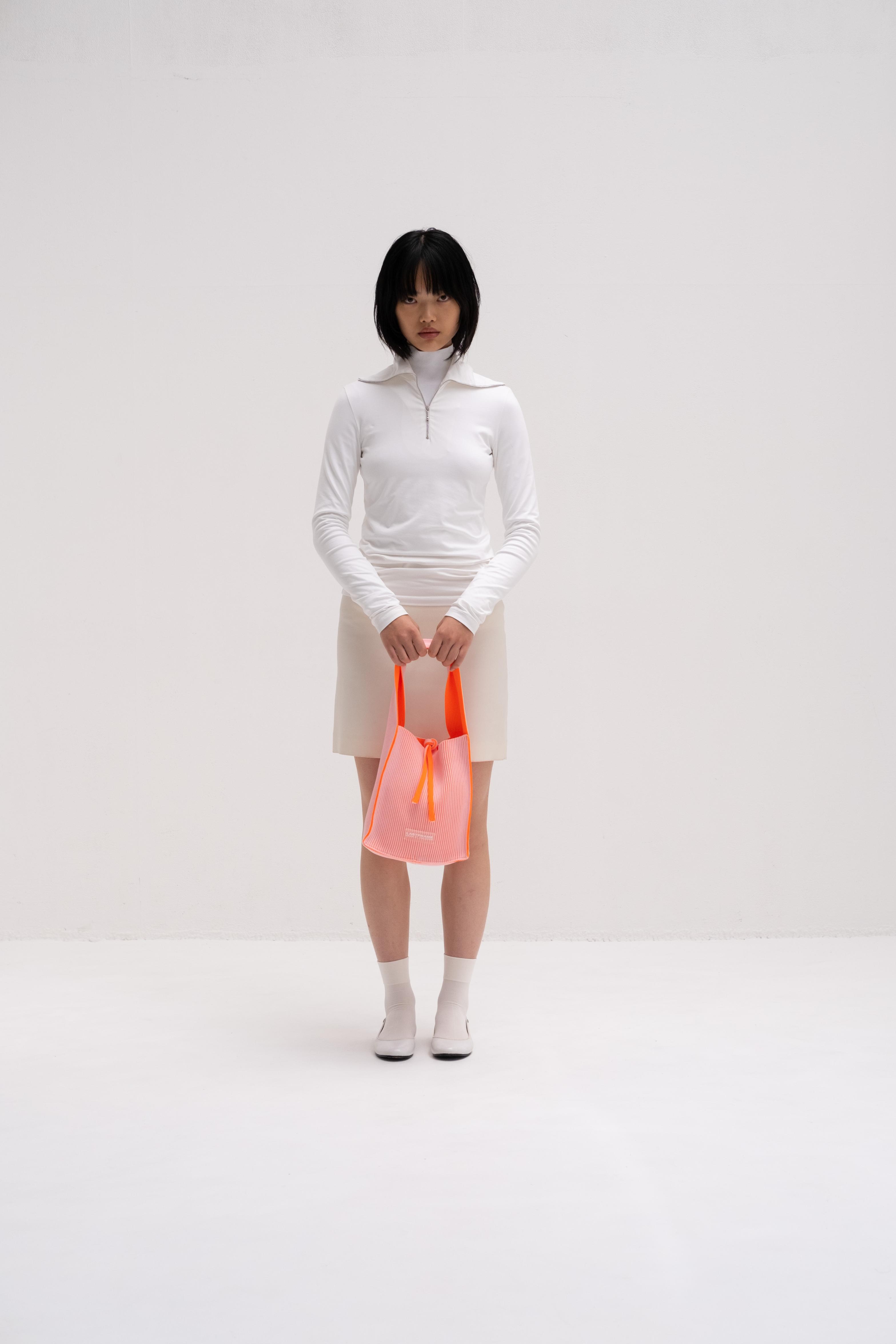KASANE REVERSIBLE TASUKI TOTE SMALL / LIGHT PINK × NEON ORANGE