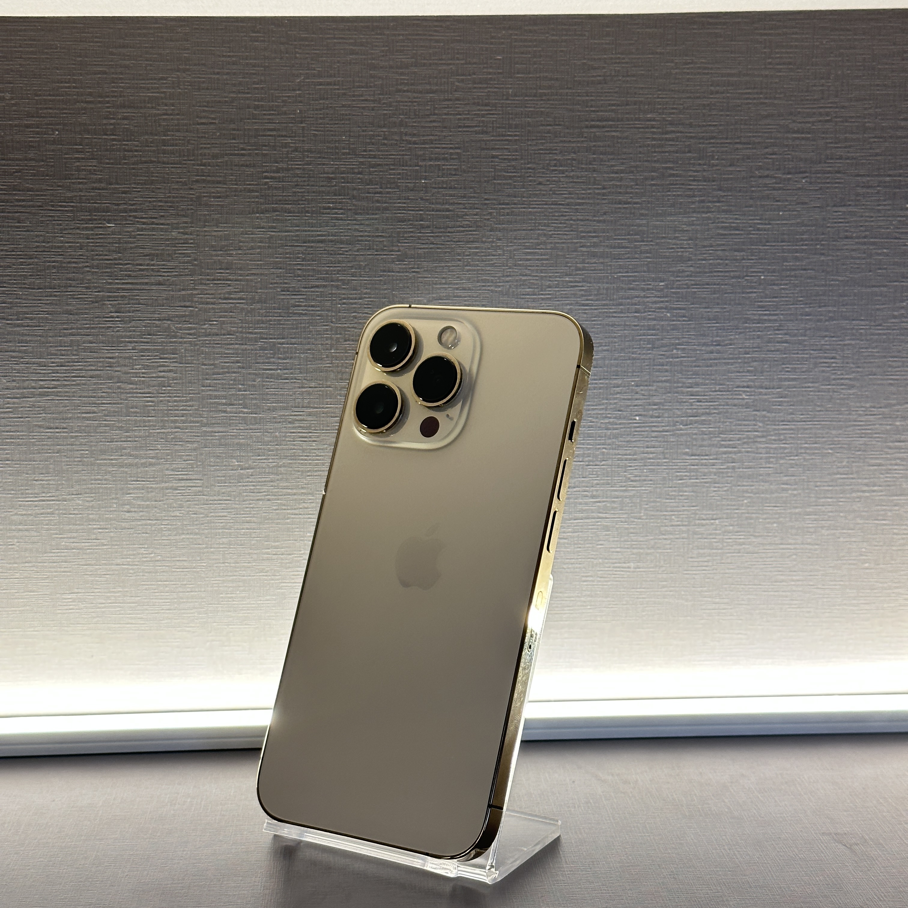 iPhone 13 Pro 128GB GOLD (seminovo) – LS