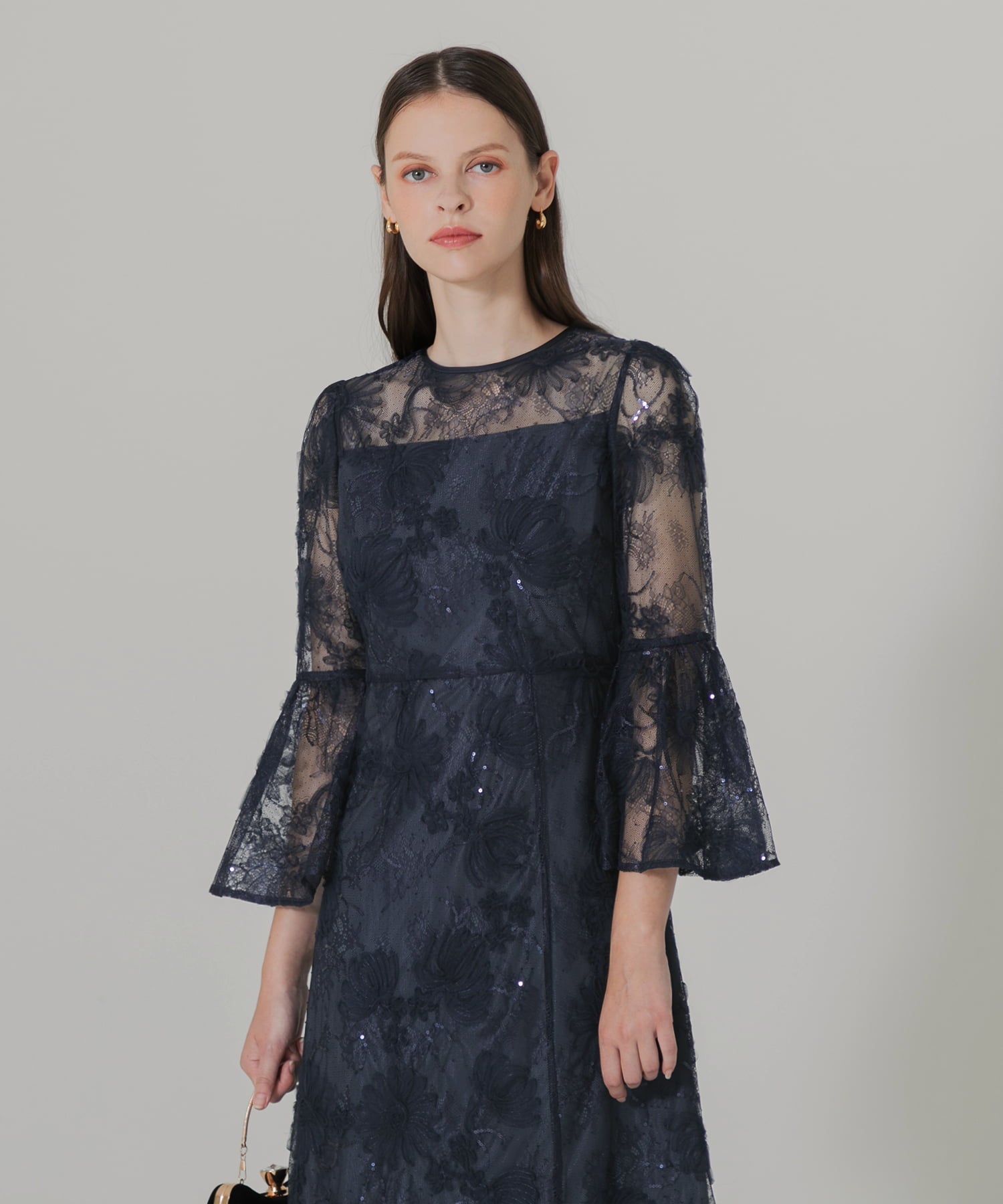 LEJA】スパンコール刺しゅうレース透け感フレアスリーブスリット入りI