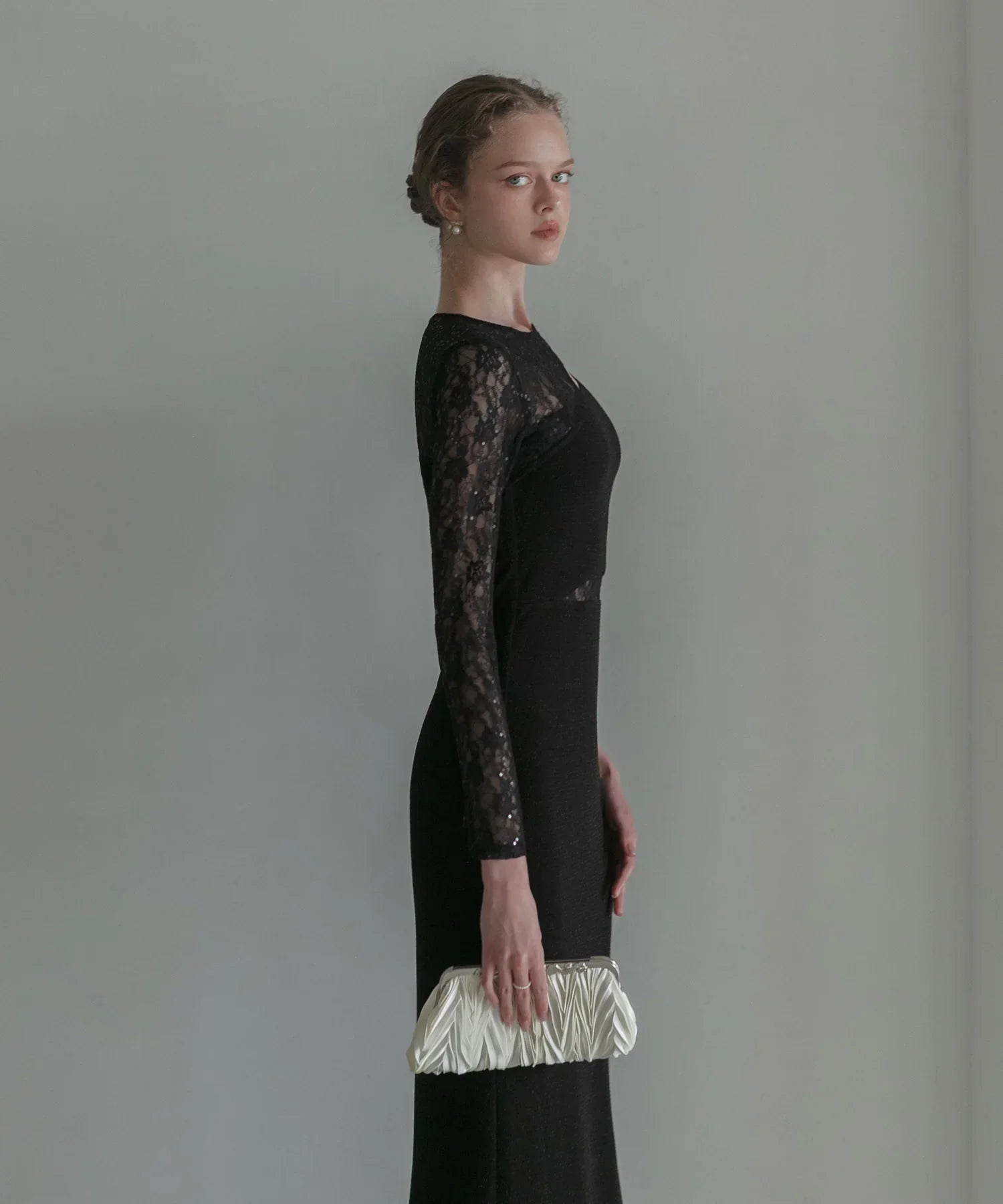 LEJA LUXE】アシンメトリーレーススリムフィットIラインドレス