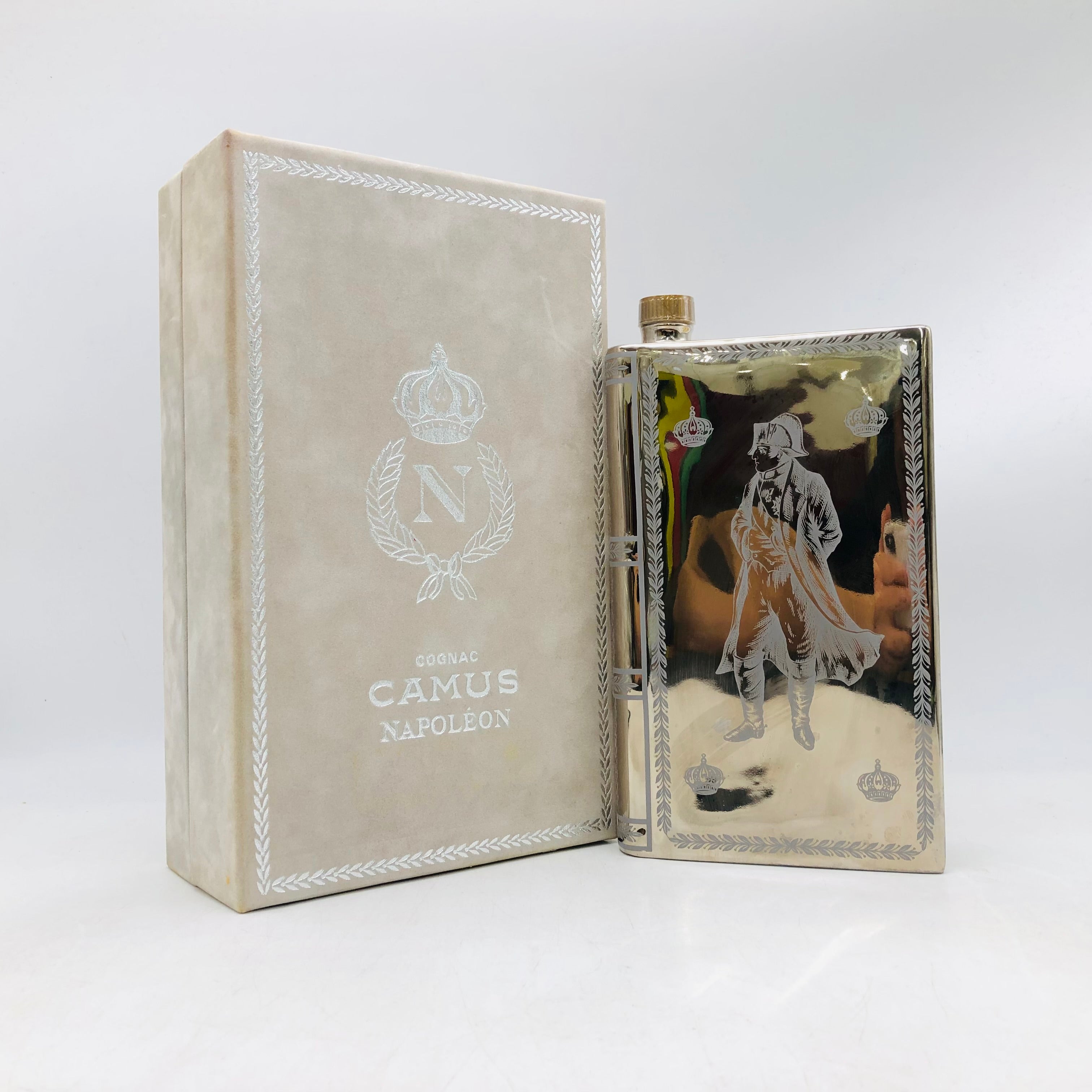 CAMUS カミュ ブック シルバー ナポレオンボトル 700ml – お酒の通販