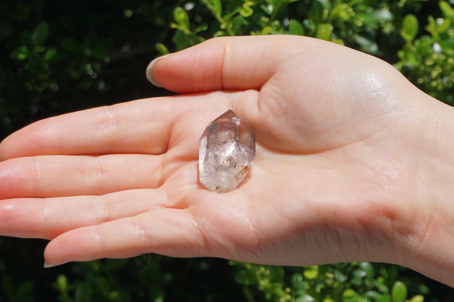 クリスタルスモーキークォーツ優しい光