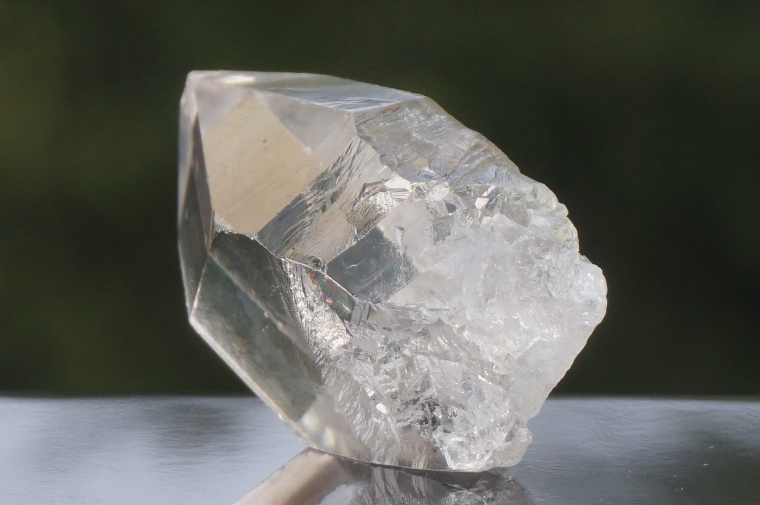 クリスタルスモーキークォーツ優しい光