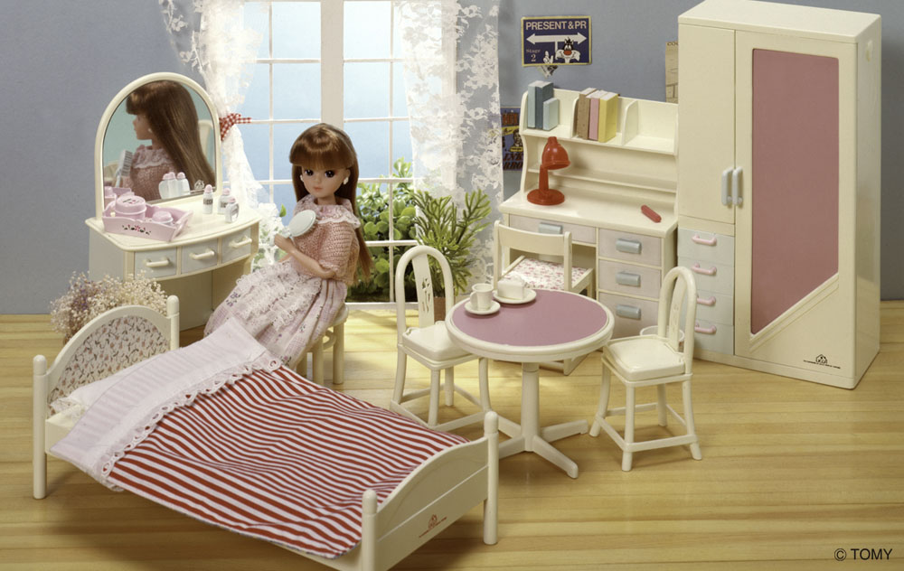 リカちゃんの家具セット リカちゃん 学習机 白い白い家具セット わたしのお