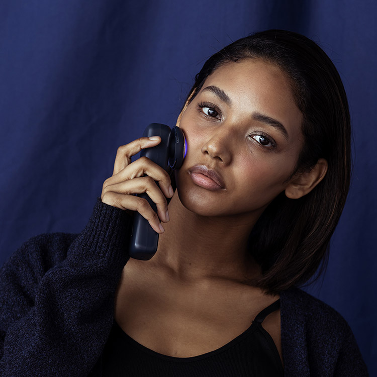 マルチエステ美顔器 EVH-FC02 | EVOOCH(エボーク)