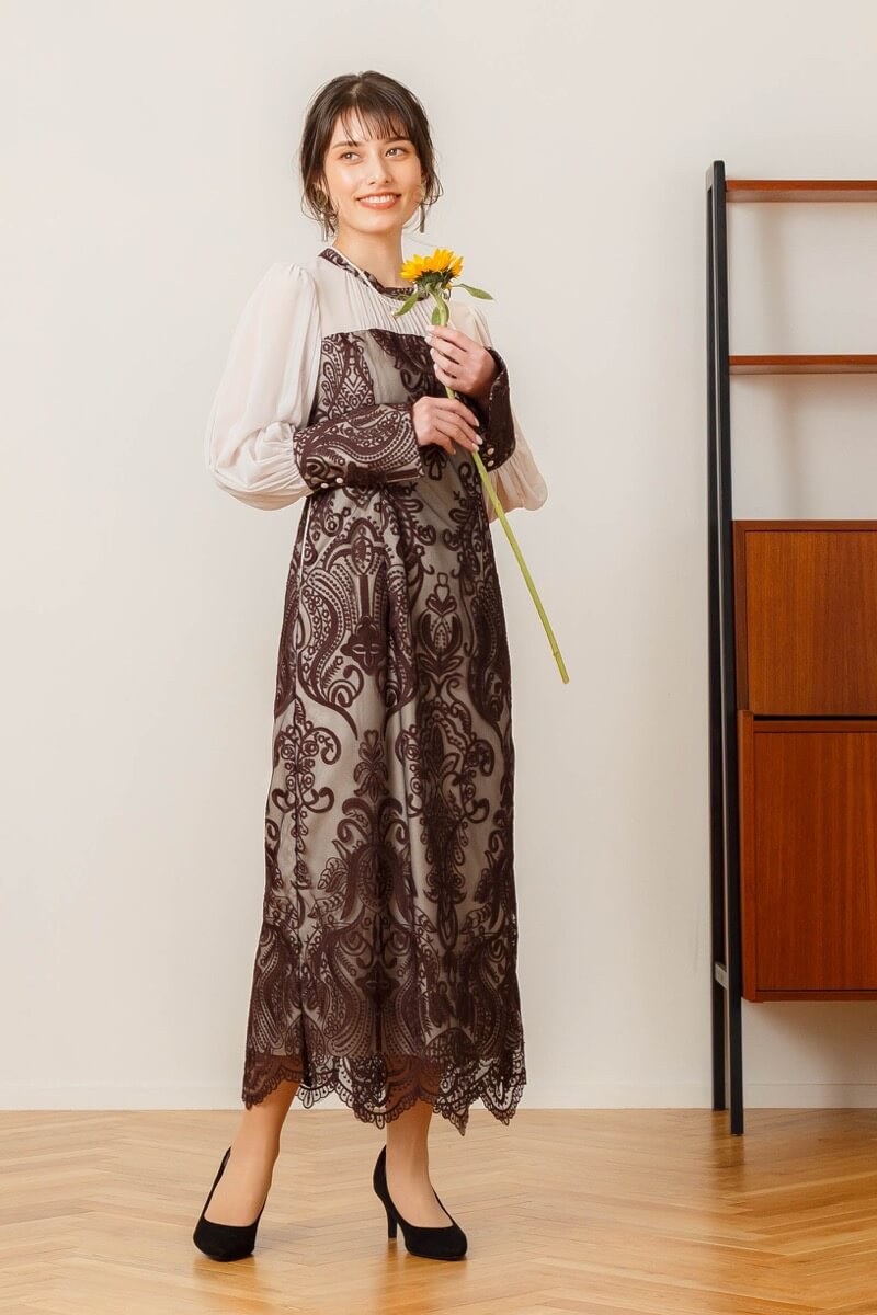 ダークブラウンのダマスク柄レースドレス | ANDRESD | S | 結婚式