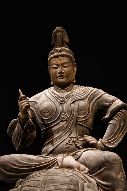 イスムイᏚム帝釈天騎象像