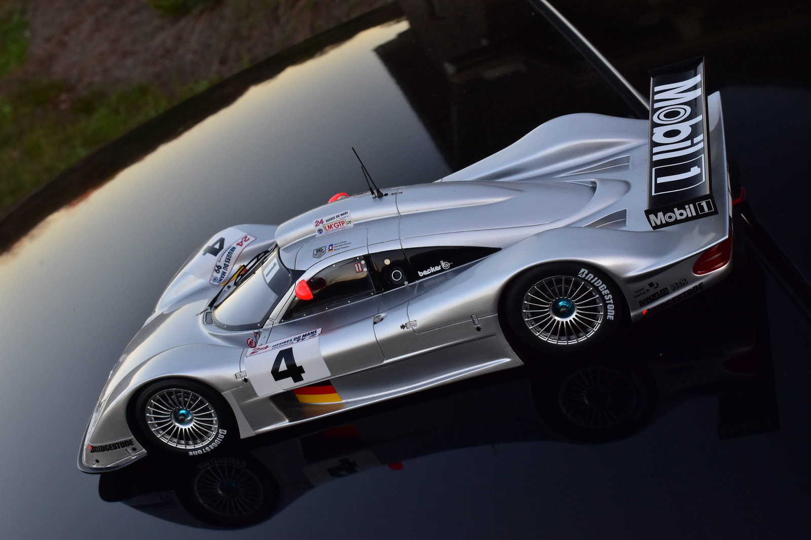 Spark 1999 Mercedes-Benz CLR #4 LM GTP | DiecastXchange Forum
