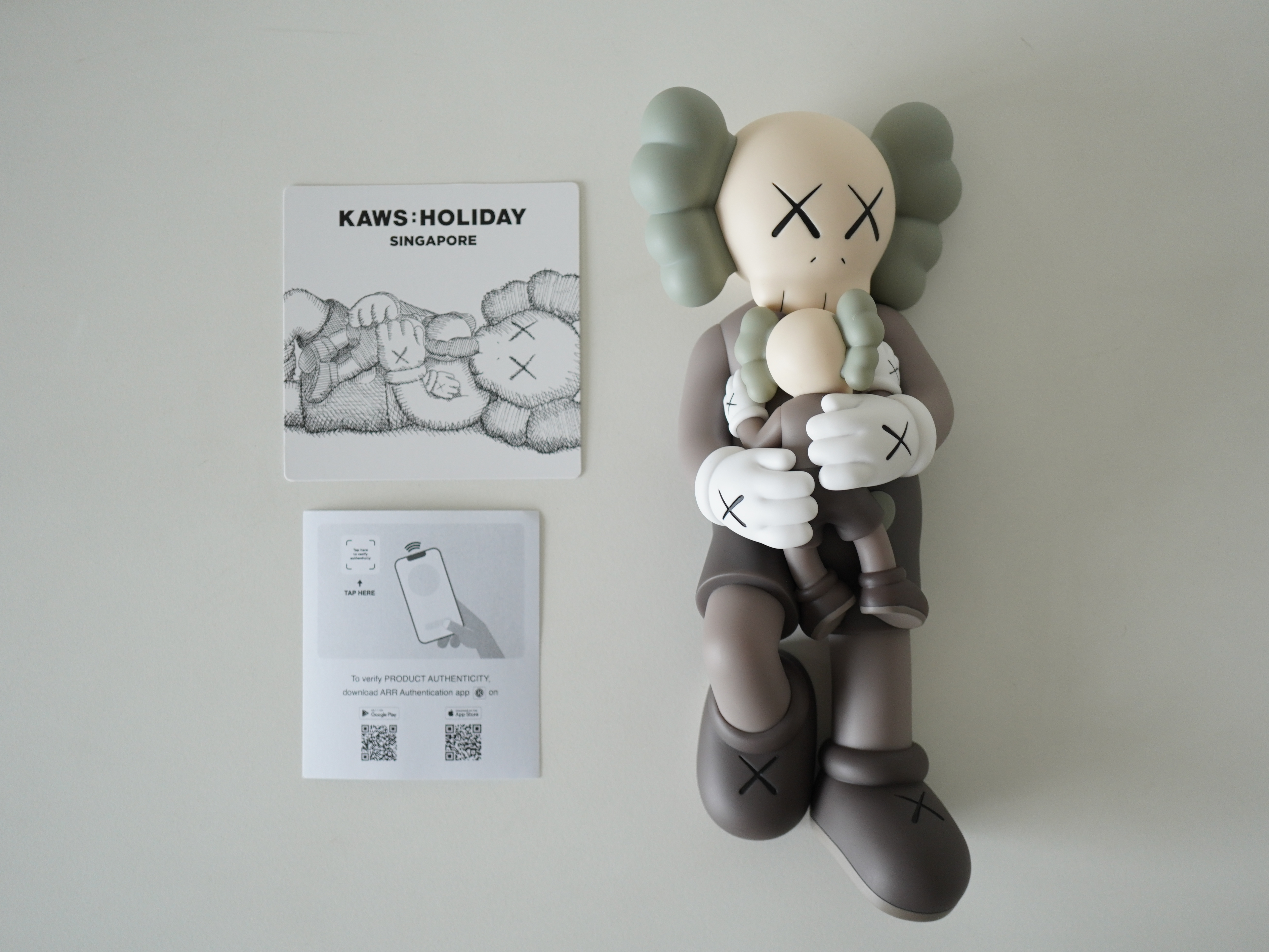 KAWS:HOLIDAY SINGAPORE 3色セット