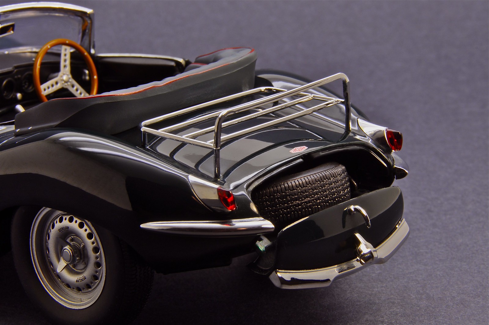 AUTOart 1/18 Jaguar XK-SS, British Racing Green | DiecastXchange Forum