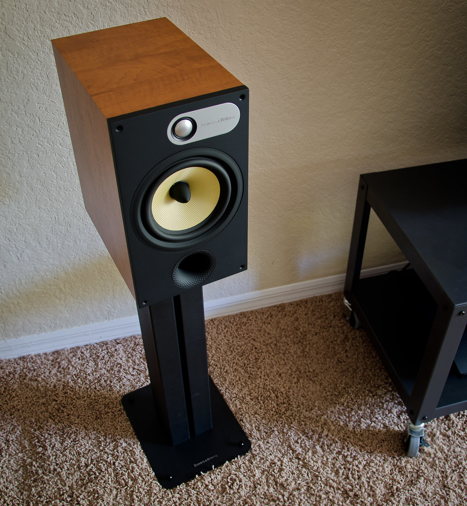 B&W 685 B&W Bowers and Wilkins 685 スピーカーペア ブックシェルフ