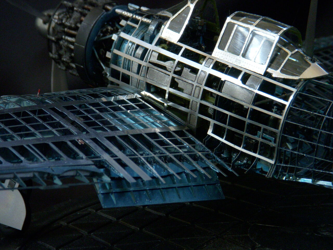 デアゴスティーニDESKTOP ZERO 1/32 零戦骸骨をつくる : 模型好きの御