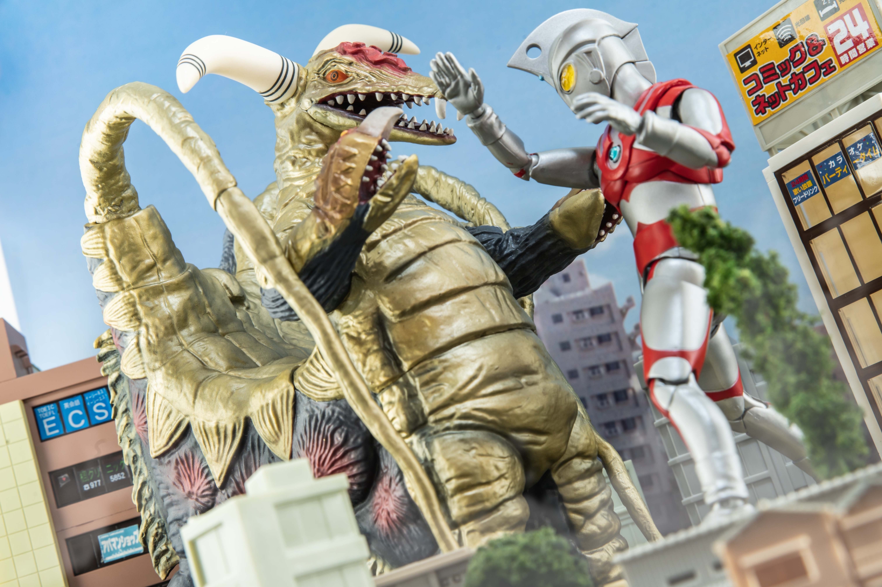 レビュー】ウルトラ大怪獣シリーズ5000EX ソフビ ブロッケン : 関節