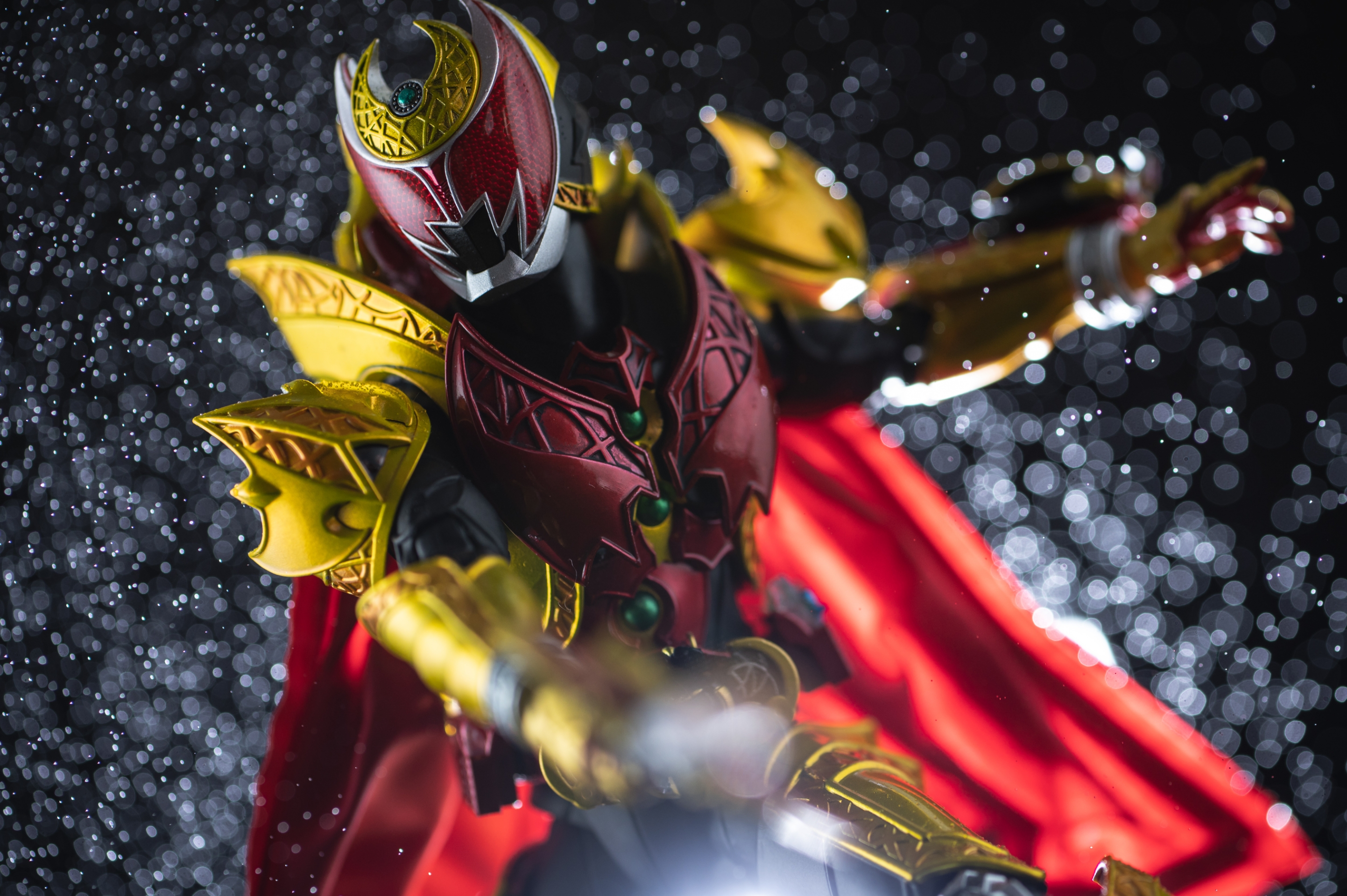 仮面ライダーキバ エンペラーフォーム 紅渡 フィギュア SHF 真骨彫